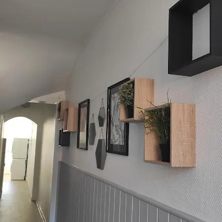 Jolie Studio A 2 Pas De L'hospital De ヴァランシエンヌ