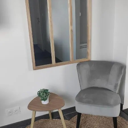 Jolie Studio A 2 Pas De L'hospital De ヴァランシエンヌ